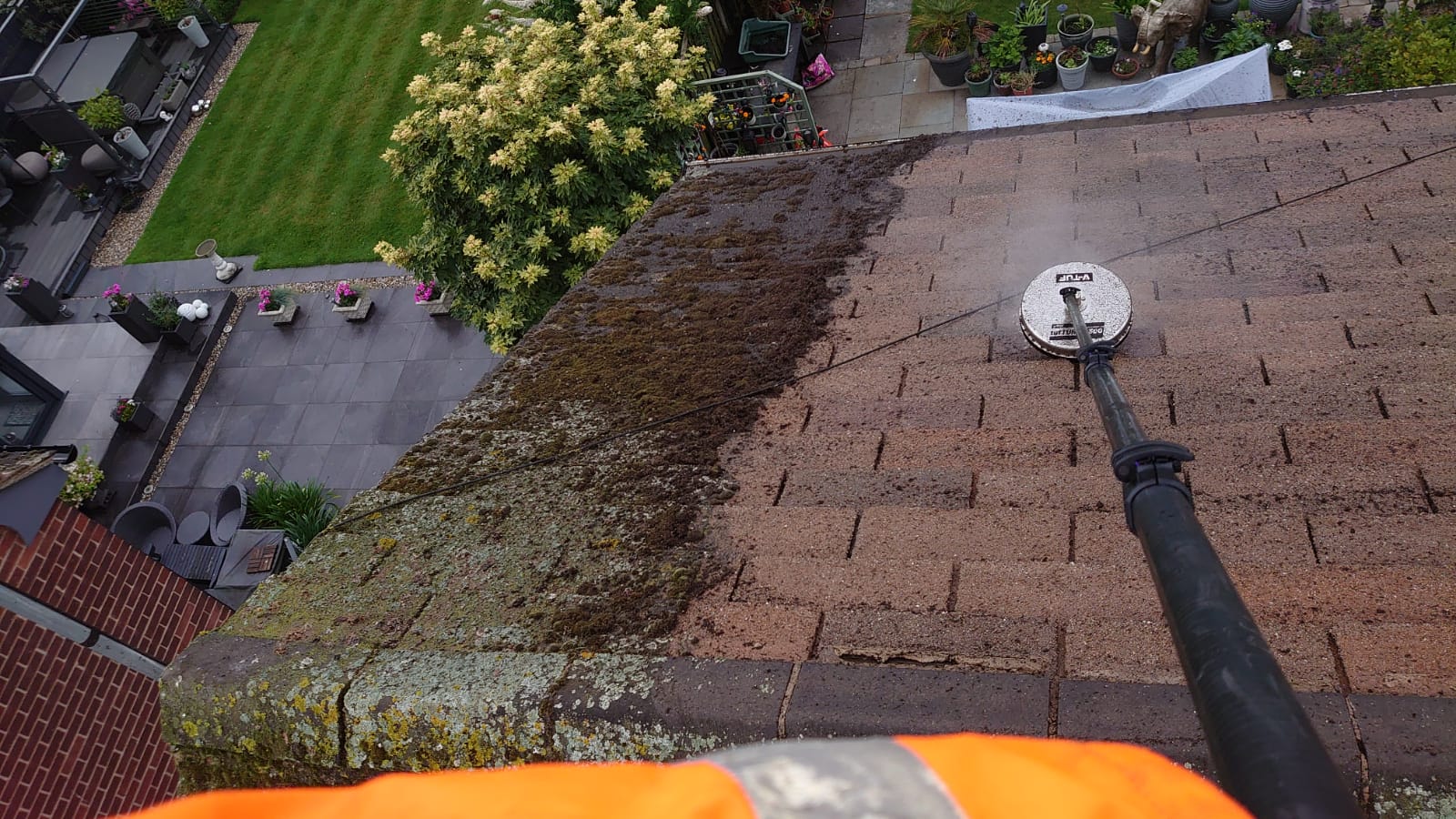 Roof Cleaning for Dummies – Your Easy Guide to a Fresh Roof